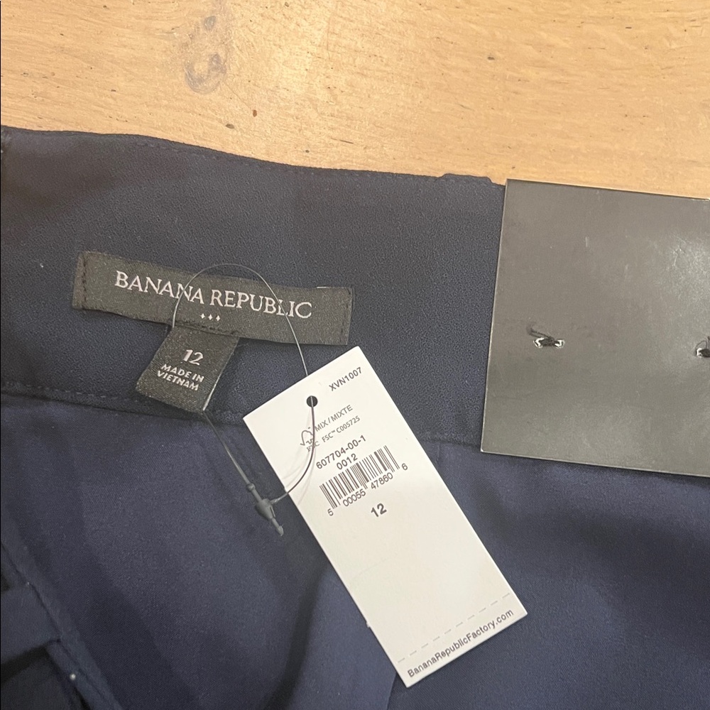 Banana Republic Navy Belted Pencil Skirt, NWT, 12 - Picture 3 of 9